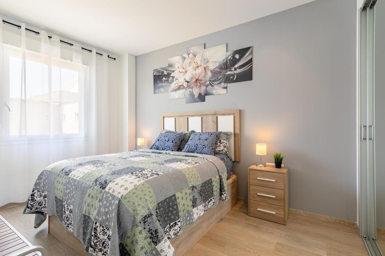 Apartment With Free Parking And Pool 볼무요스 외부 사진