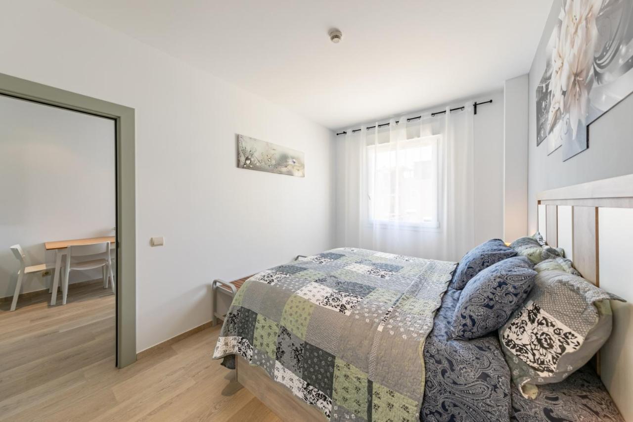 Apartment With Free Parking And Pool 볼무요스 외부 사진