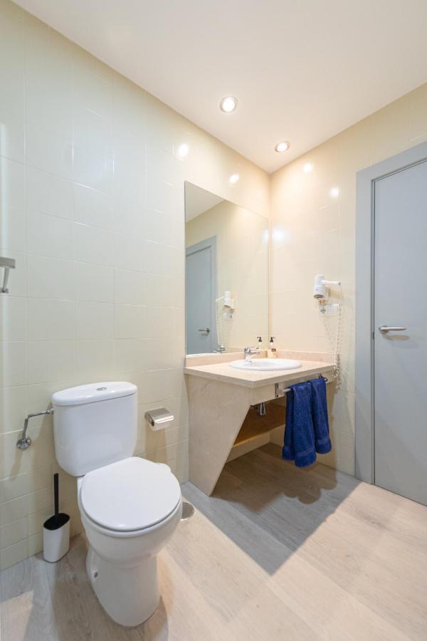 Apartment With Free Parking And Pool 볼무요스 외부 사진